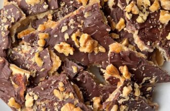 SALTINE CRACKER TOFFEE – The Southern Woman ...