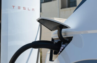 Hyundai will supply its EV clients free NACS adapt...