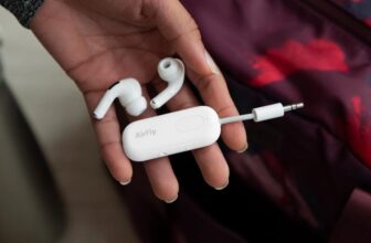 Twelve South’s AirFly SE Bluetooth dongle dr...