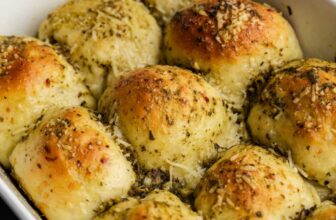 Pesto Parmesan Dinner Rolls – The Keep At Dw...