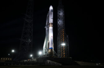 Blue Origin’s New Glenn rocket launches into orb...