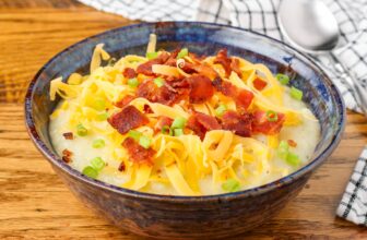 Creamy Cauliflower Potato Soup – Barefeet wi...