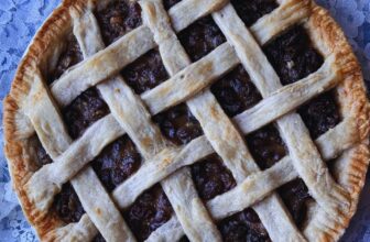 OLD FASHIONED RAISIN PIE – The Southern Woma...