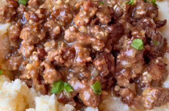 GROUND BEEF AND GRAVY – The Southern Woman C...