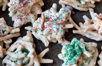 CHRISTMAS HAYSTACKS – The Southern Girl Cook...