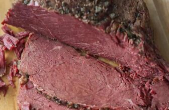 Easy methods to Cook dinner Corned Beef (Stovetop)