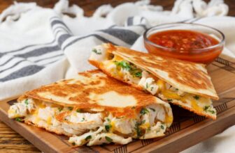 Hen Quesadilla – Barefeet within the Kitchen